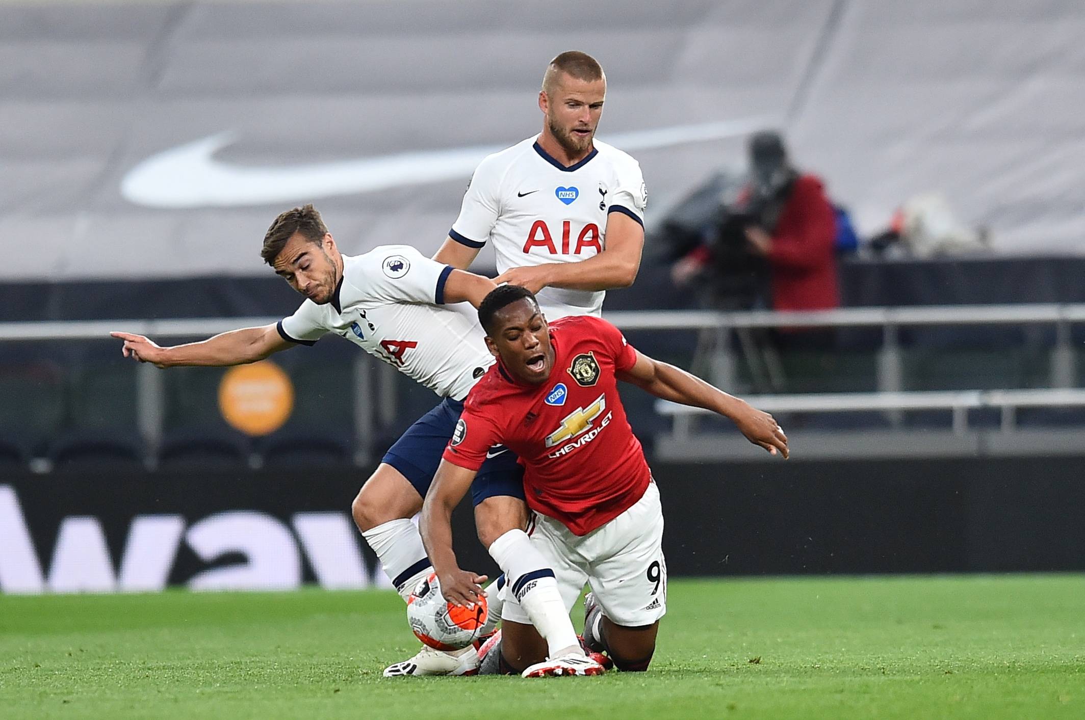 历史战绩碾压！多特主场对门兴豪取12连胜（多特主场称王：对门兴已连胜12场）