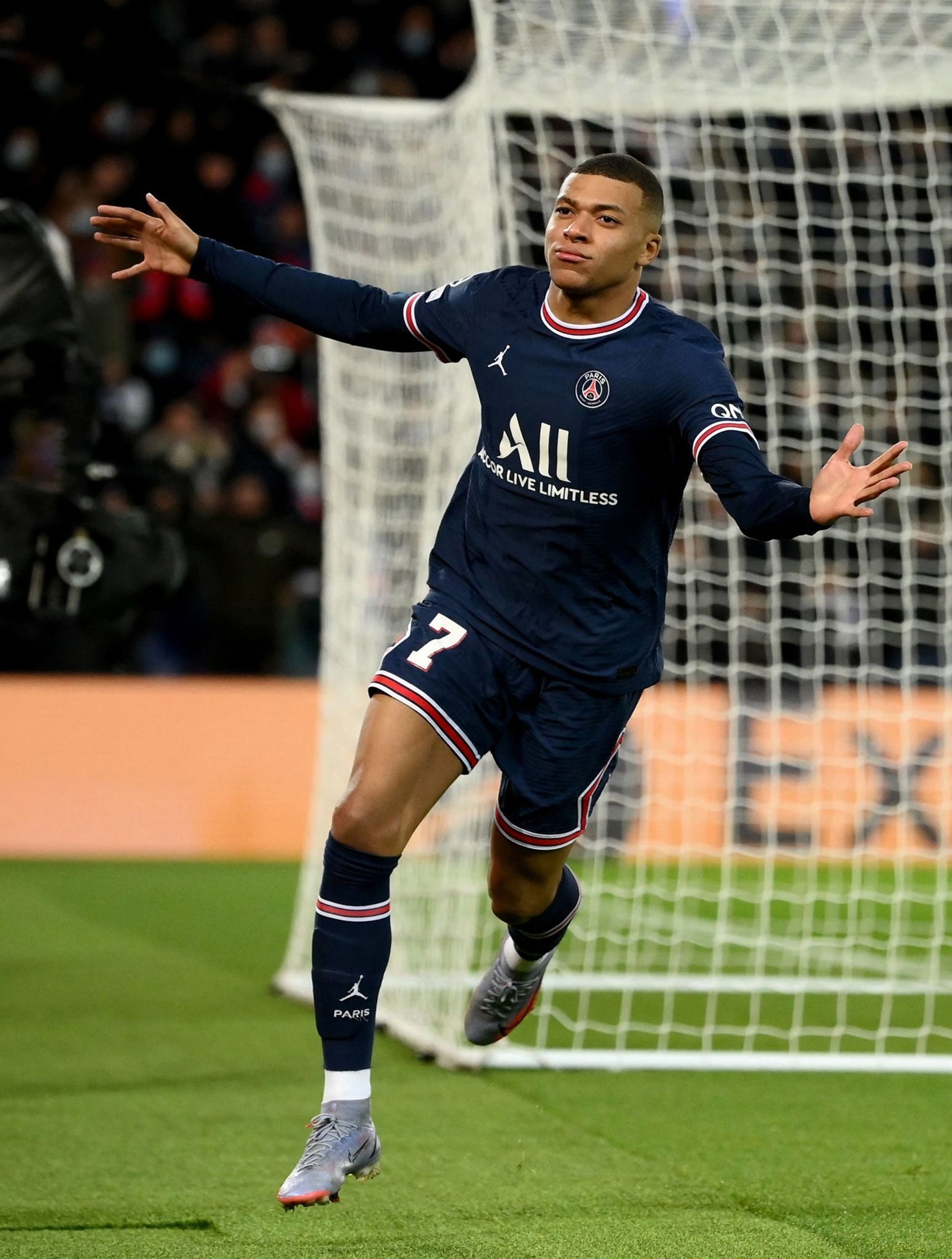 尼斯欧联6战全负垫底，各项赛事已8连败创队史最长连败纪录（尼斯欧联6战皆负垫底，各项赛事已吞8连败创队史最长连败纪录）