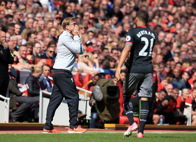 詹姆斯篮下连续得分