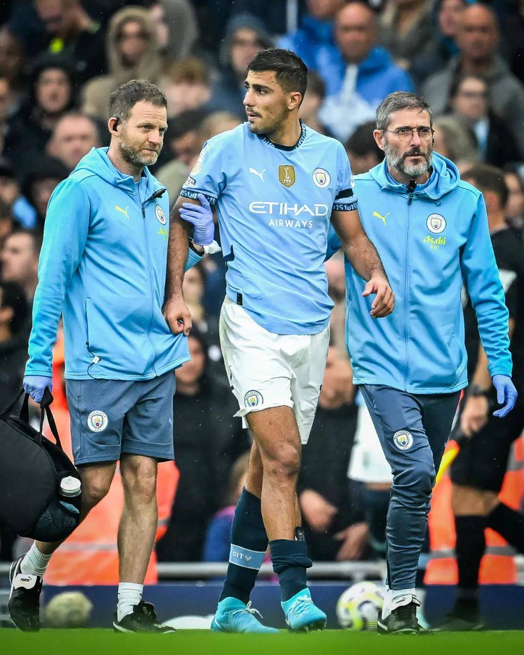 传记作者：亚马尔早期对莱万很不满，后来明白对方是想帮自己