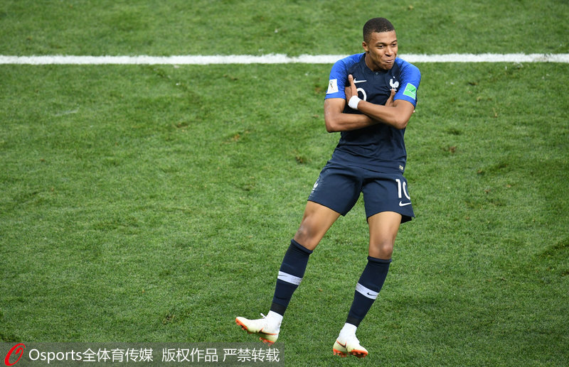 媒体人：阿奇姆彭很职业、不惹事，配得上在中超挣得每一分钱