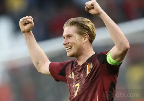 英超战报：西蒙斯传射，里沙利松破门，热刺2-0布伦特福德（英超快讯：西蒙斯一传一射，里沙利松建功，热刺2比0击退布伦特福德）