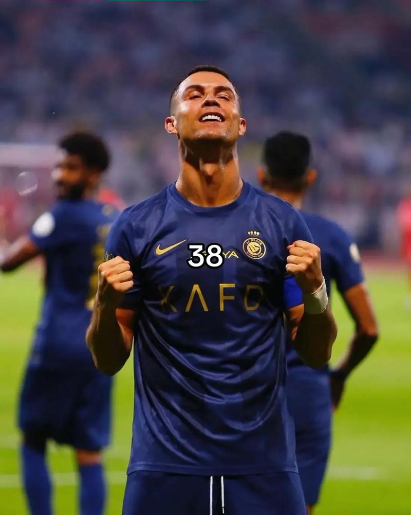 欧冠连续赛季进球纪录：本泽马、梅西连续18赛季进球第1