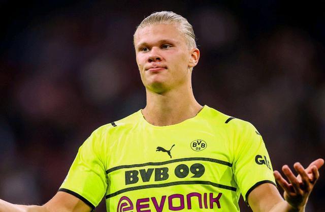 莱万：失去袖标很难过，但感受到了球迷的爱；不恨普罗别日